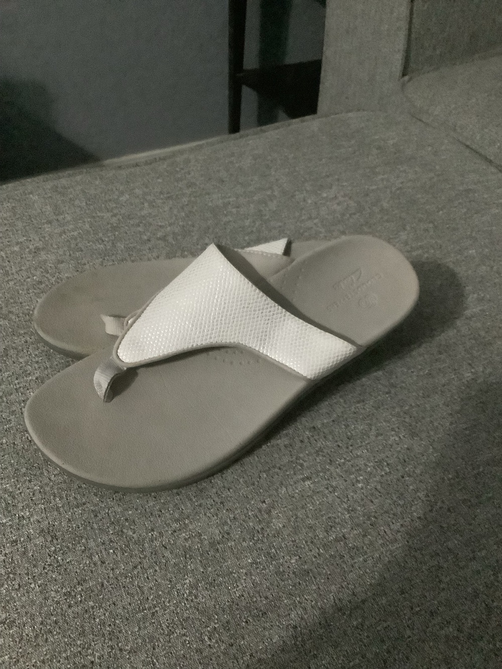 Clark’s Cloud steppers. White and Gray Women's Toe-Post Sandals, size 9